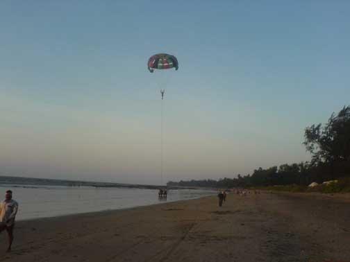 Paragliding at Kihim beach