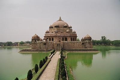 Sher Shah Suris TombSher Shah Suri Mosque