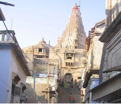 Dwarakadhish gopura and swarg dwar