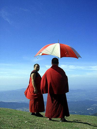 Tibetian monks on a Bir Billing