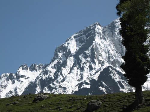 A breathtaking view of Himalayas from Sonamarg valley