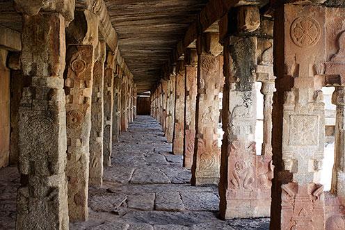 lepakshi pillars